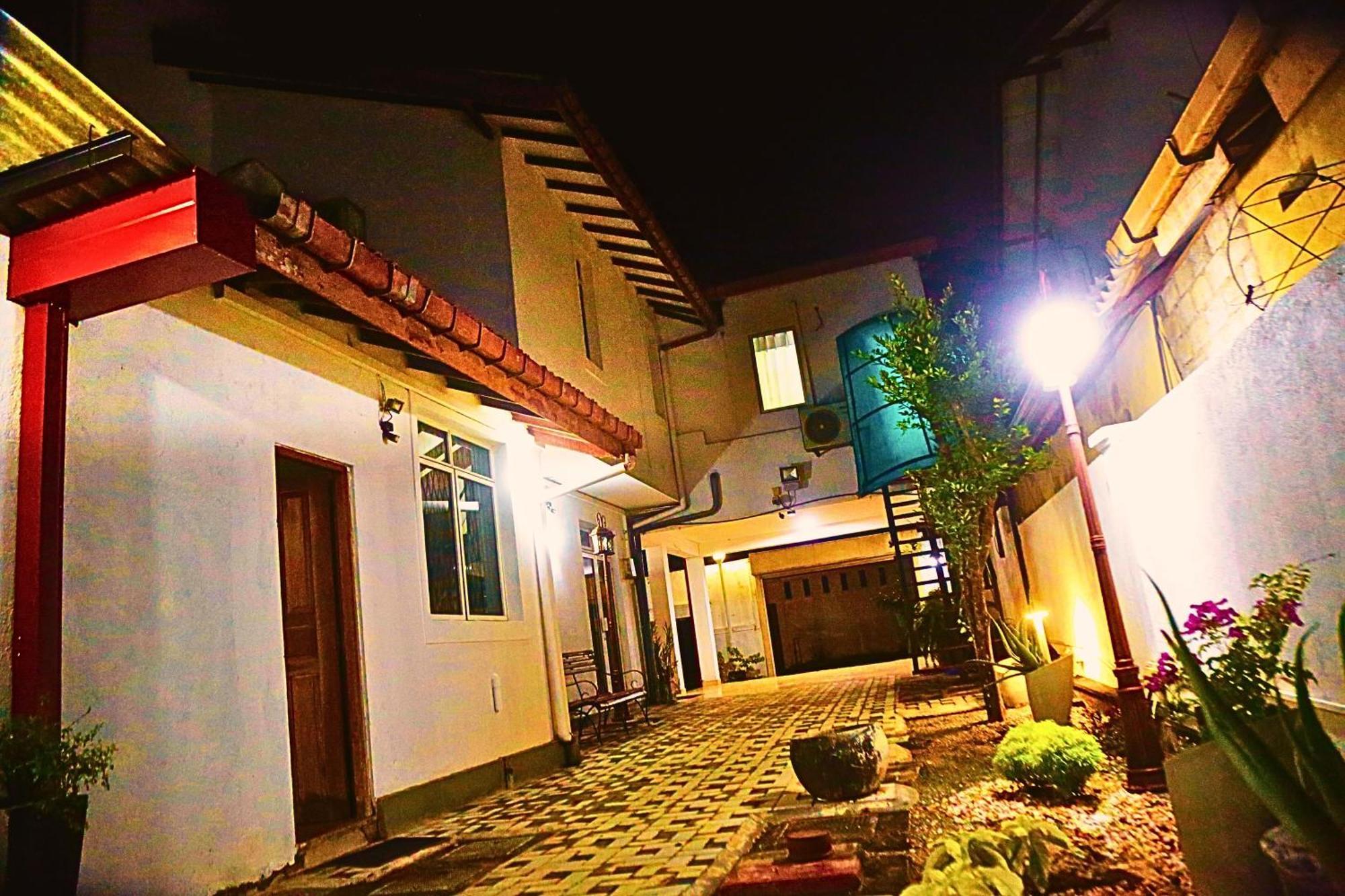 Ared Villa Katunayaka Exterior foto