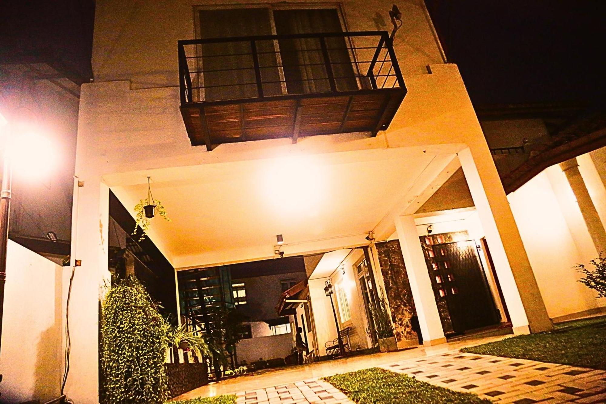 Ared Villa Katunayaka Exterior foto